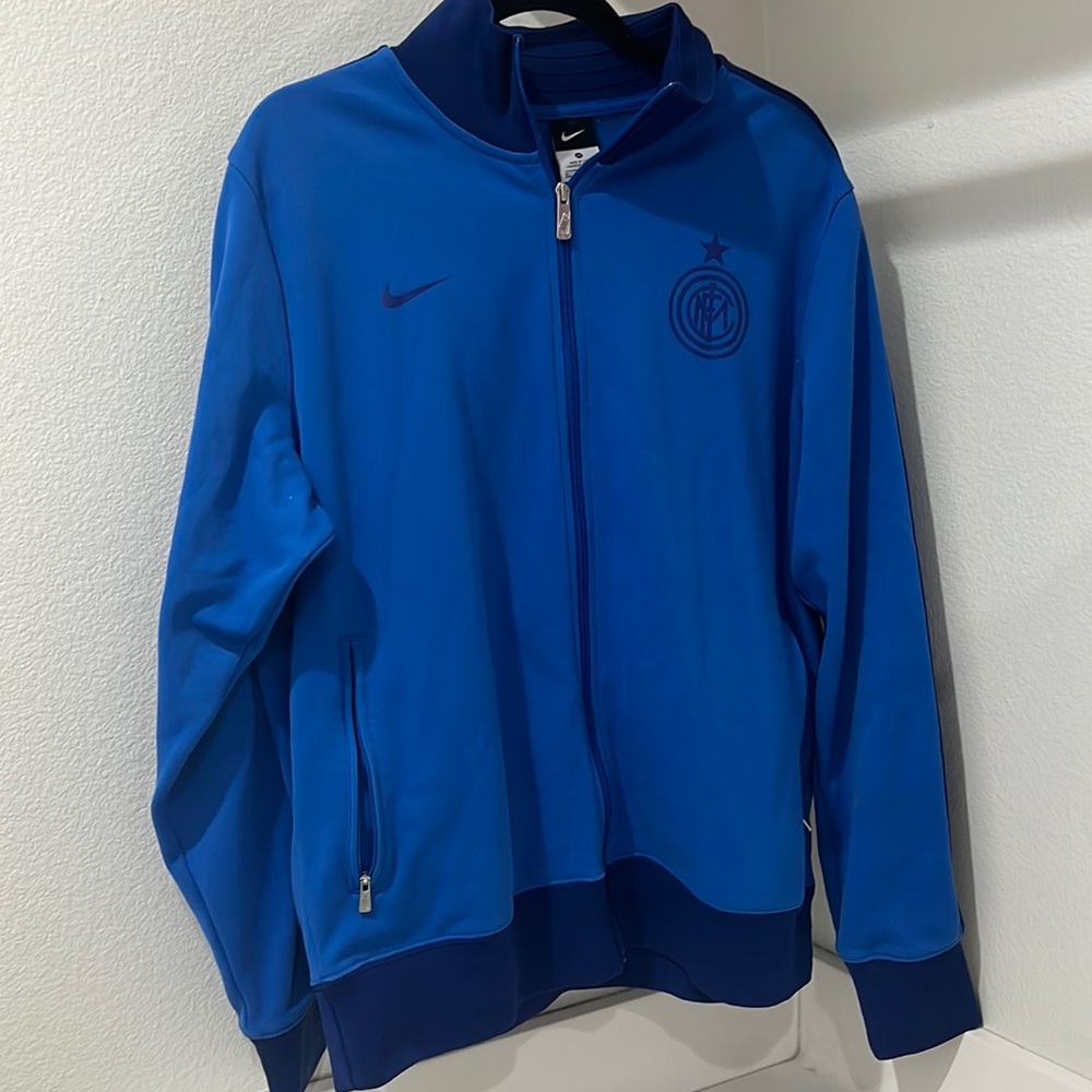 Men’s Inter Milan Nike track jacket! Great material, see pics! Not made anymore